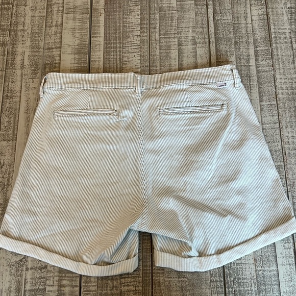 LEVI’s Women’s striped blue/white cuffed shorts size: 31 - Picture 3 of 7